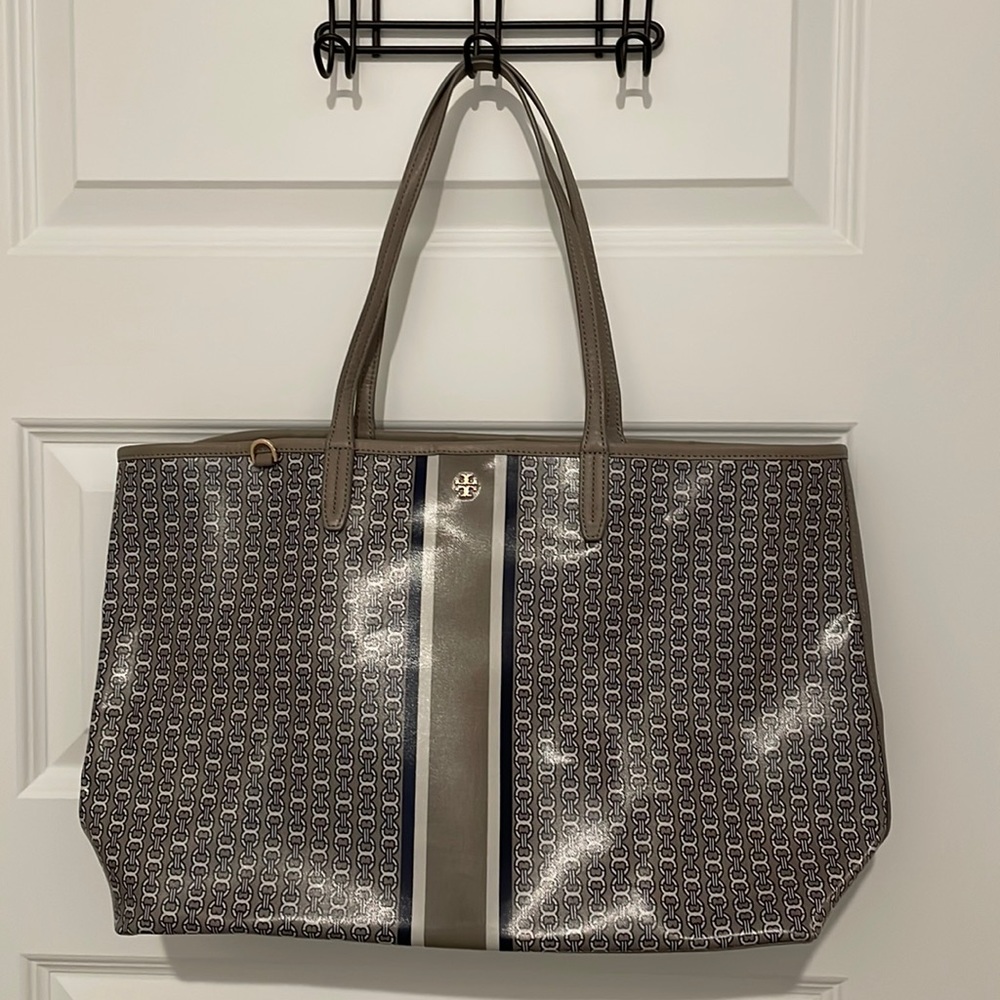 Tory burch grey and navy chain link tote